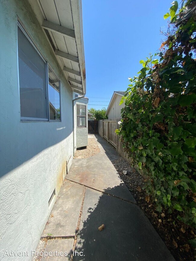 Building Photo - 3 br, 2 bath House - 24517 Townsend Ave.