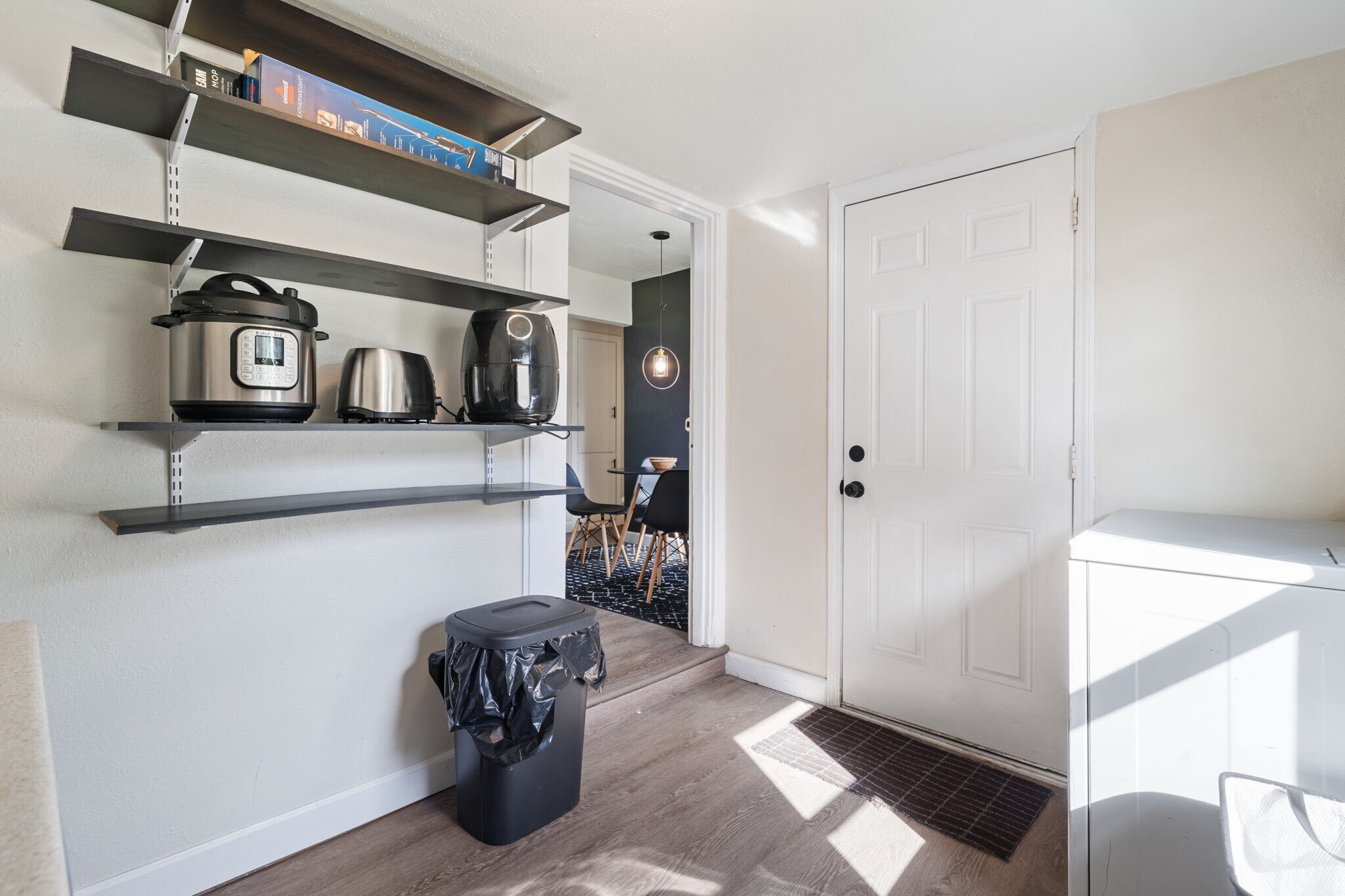 Building Photo - 140 4th St