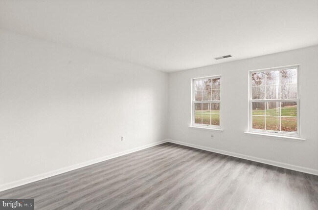 Building Photo - 1310 Sheridan Pl