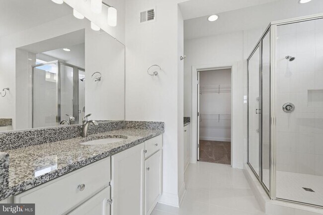 Building Photo - 112 BETONY Ct
