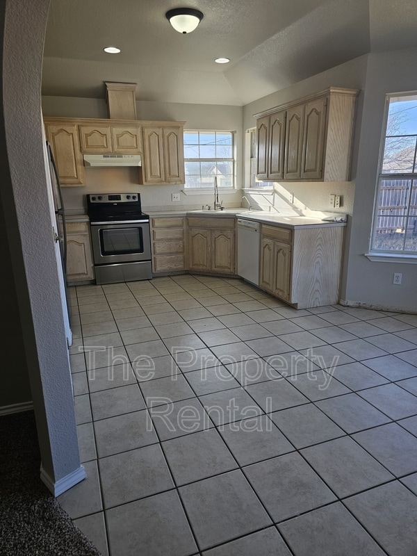 Building Photo - 4407 Trevino St