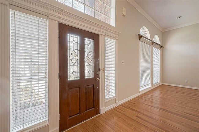 Building Photo - 13135 Finch Brook Dr