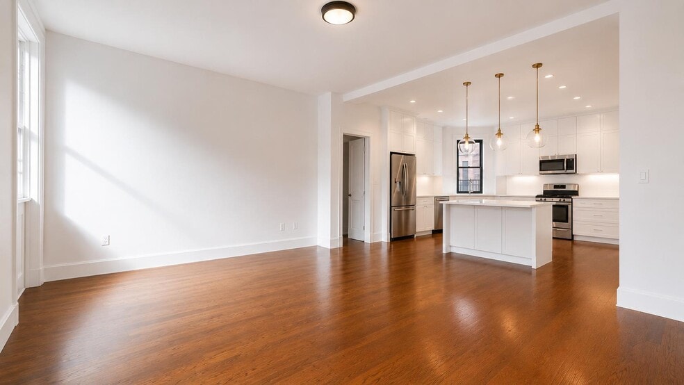 Building Photo - 310 W 97th St