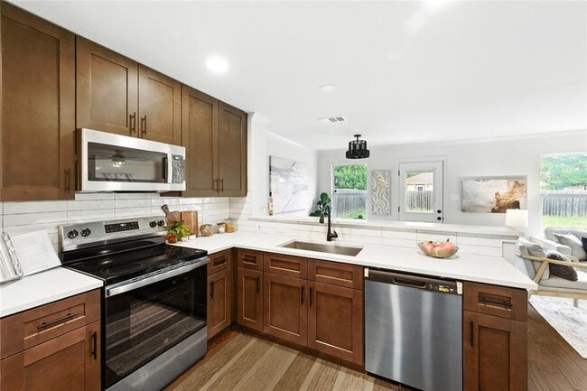 Building Photo - 18112 Topsail St