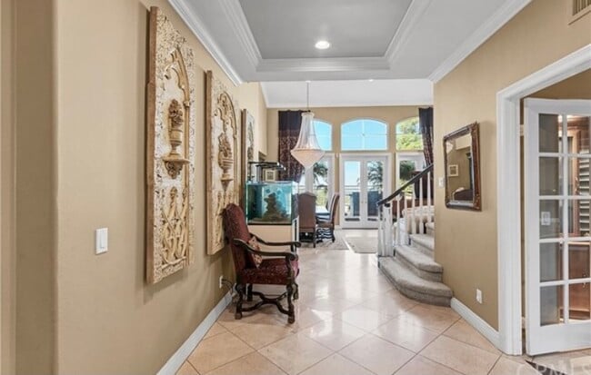 Building Photo - 9 Marisol