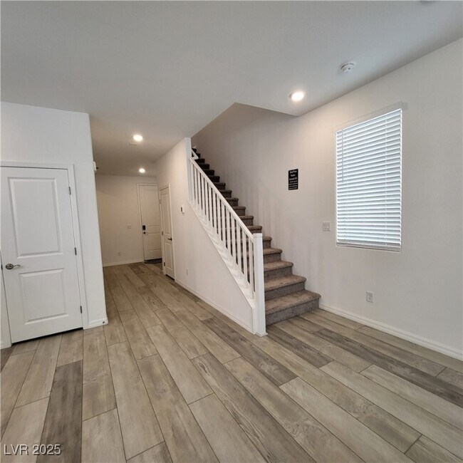 Building Photo - 5724 Avondale Rise Wy