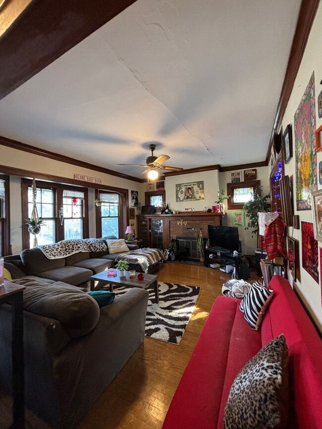 Building Photo - 2935 N Downer Ave