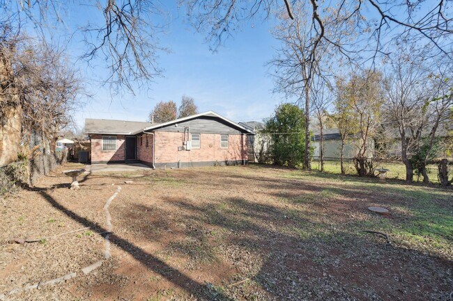 Building Photo - Charming 3-Bedroom Home Near OU Medical