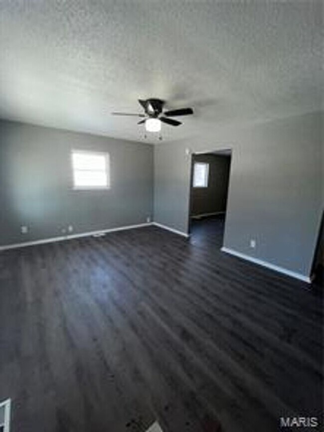Building Photo - 1417 Richard Dr