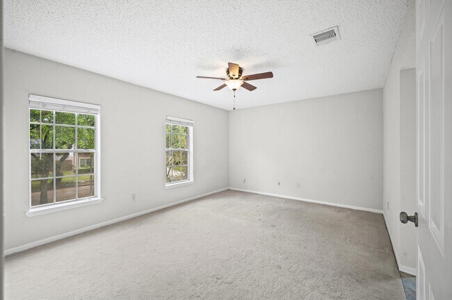 Building Photo - 3018 Granite Lake Dr