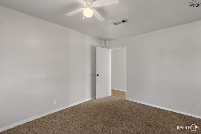 Building Photo - 1411 Deville St
