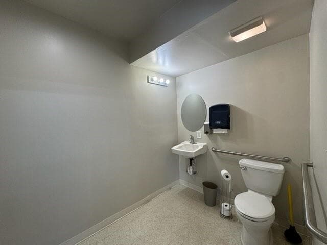 Building Photo - 108 Elm Rd