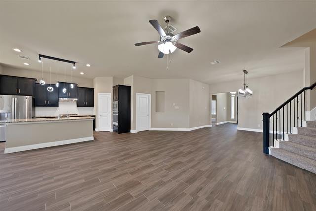 Building Photo - 2003 Oleander St