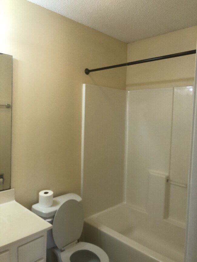 Building Photo - 2407 James St