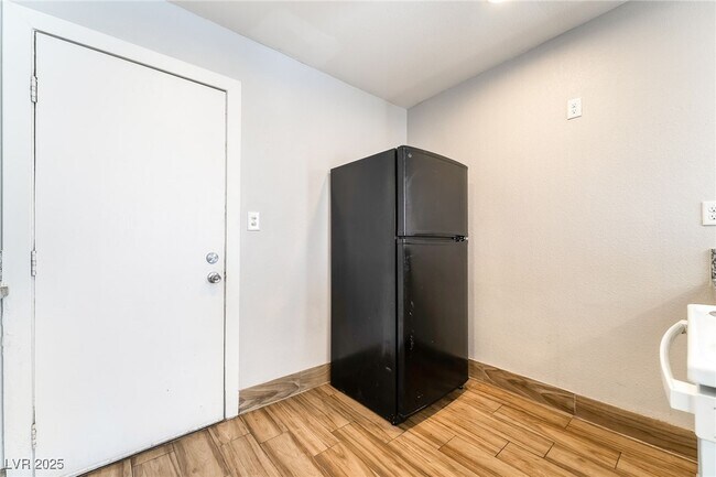 Building Photo - 1604 Ardmore St