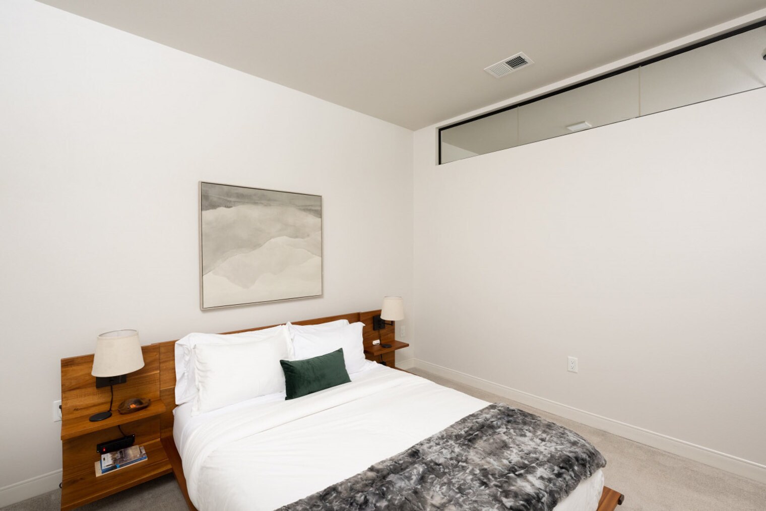 Building Photo - 1632 N Franklin Pl