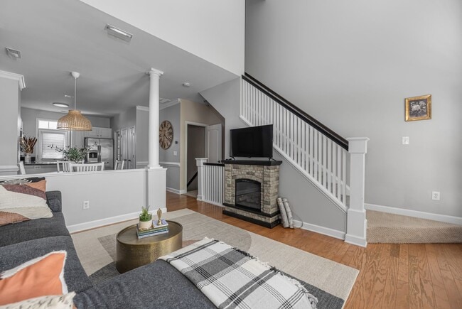 Building Photo - Stylish 3-bedroom townhome in Vermillion in Hustersville