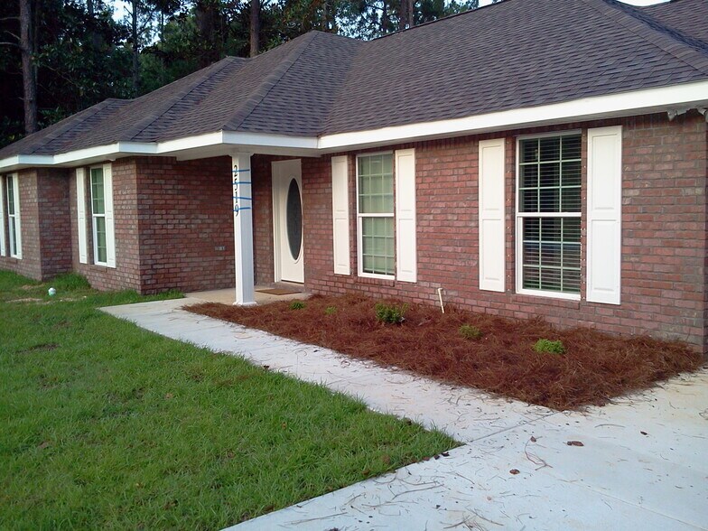 Primary Photo - 2519 Weller Ave