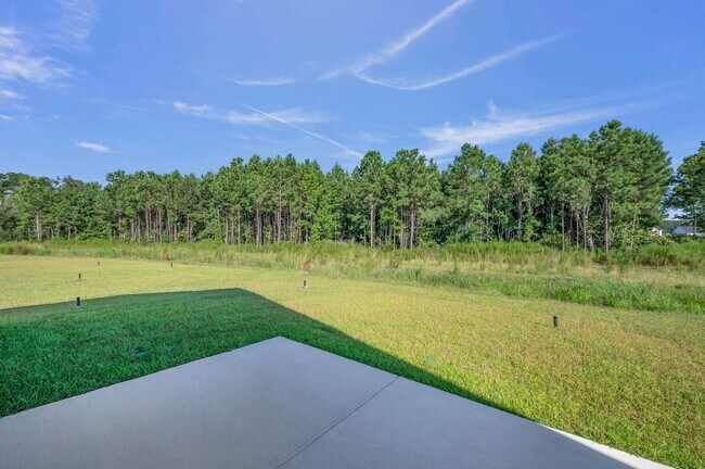 Building Photo - ***MOVE-IN SPECIAL*** $500 OFF OF YOUR FIR...