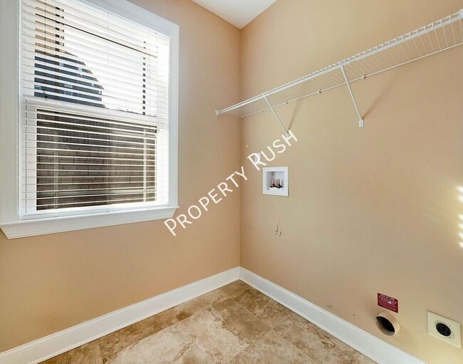 Building Photo - 7986 Burgundy Cir