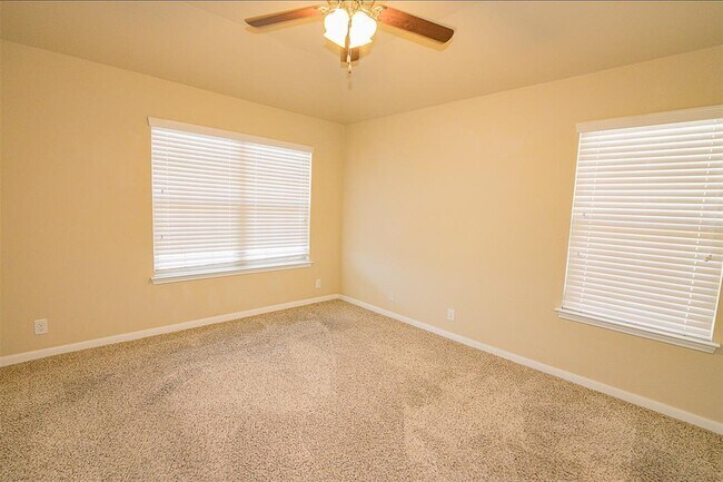 Building Photo - 3101 Davis Ln