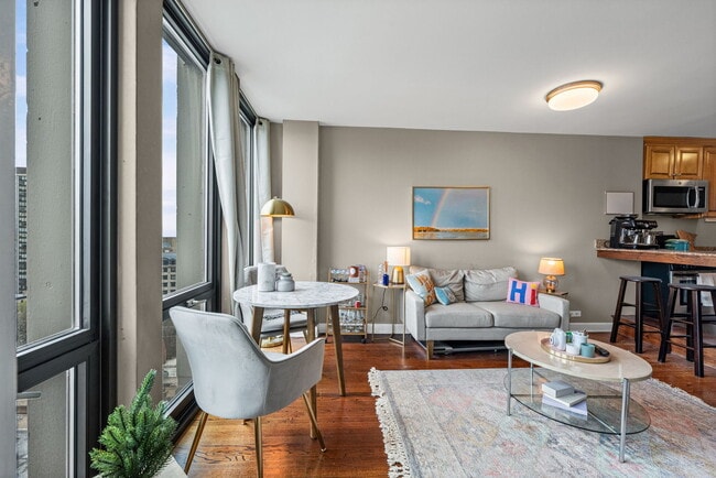 Building Photo - 1 E Scott St