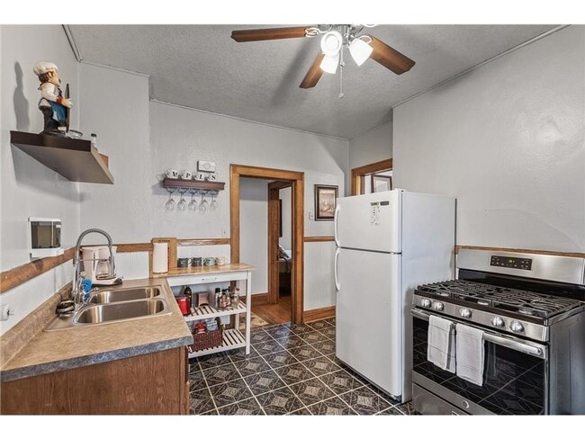 Building Photo - 3620 Lyndale Ave S