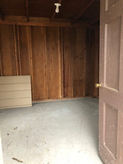 Building Photo - Lovely 3 Bed 1 Bath Home