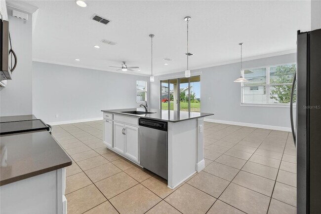 Building Photo - 6687 Alder Rd