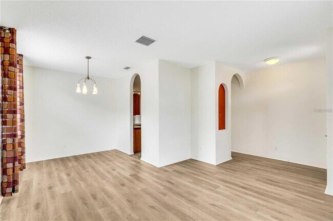 Building Photo - 11337 Village Brook Dr