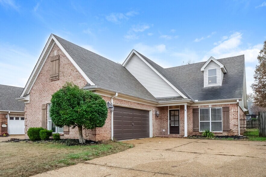 Building Photo - 2644 Graystone Dr