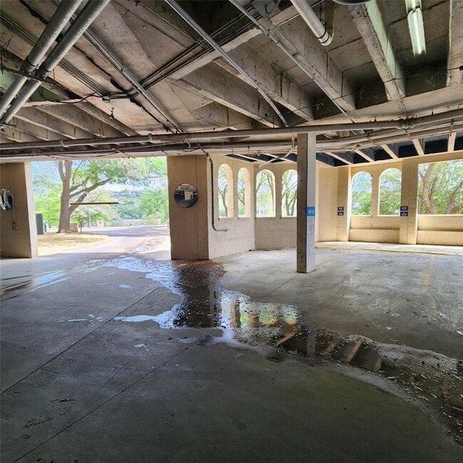 Building Photo - 3404 American Dr