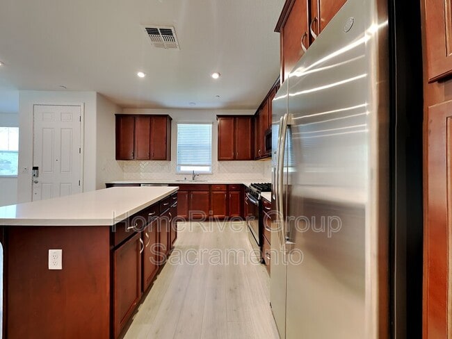 Building Photo - 1169 Knox Way