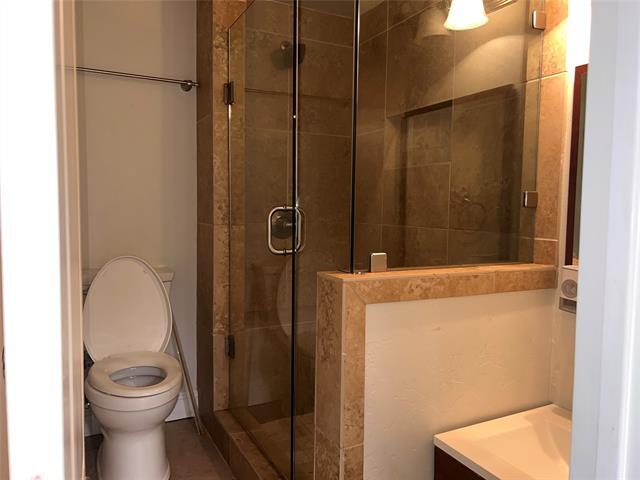 Building Photo - 1005 Bass Dr