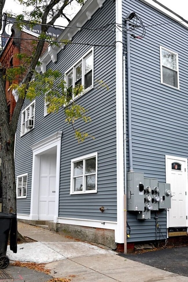 Building Photo - 149 Washington St