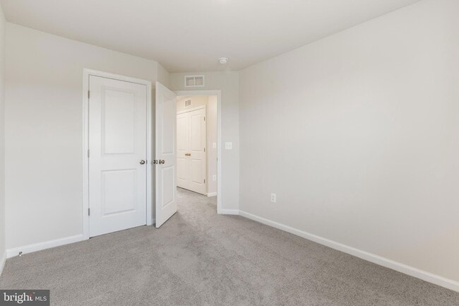 Building Photo - 105 Milburn Dr