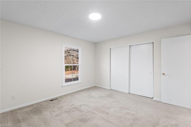 Building Photo - 1705 Three Meadows Rd