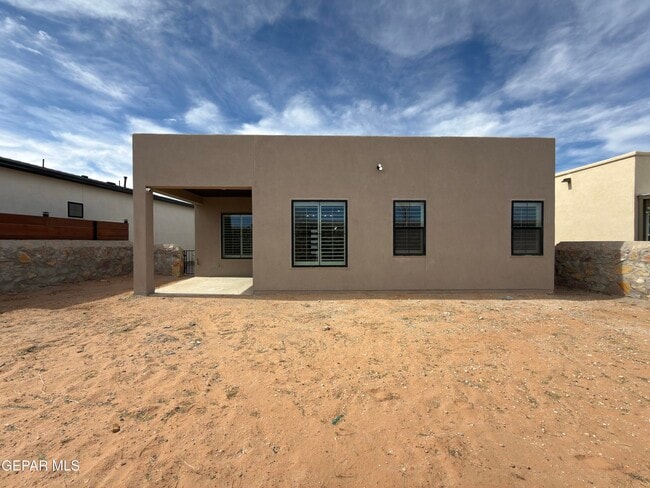 Building Photo - 15372 Imagine Dr