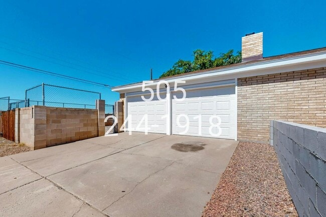 Building Photo - 1601 Georgia St NE