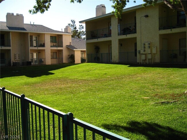 Building Photo - 2894 Lilac Ct