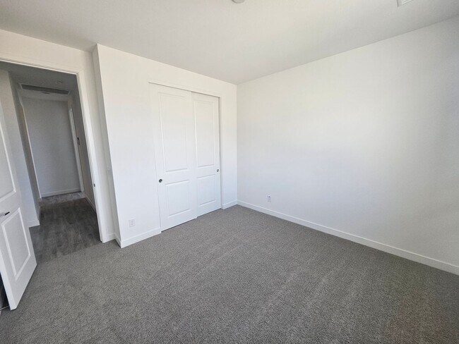 Building Photo - Imoroved Pricing!  Brand New Laughlin Ranch Home