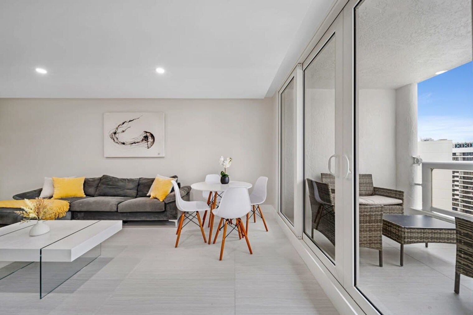 Building Photo - 1717 N Bayshore Dr