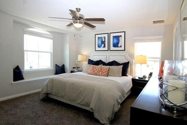 Building Photo - 708 Tinton Falls Ln