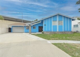 Building Photo - 1208 N Earl Cir