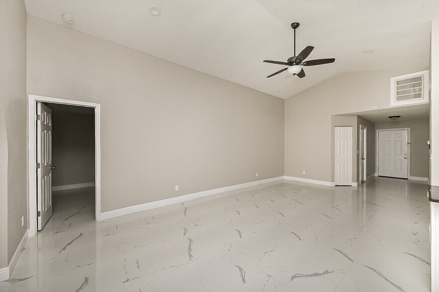 Building Photo - 1735 Tarah Trace Dr