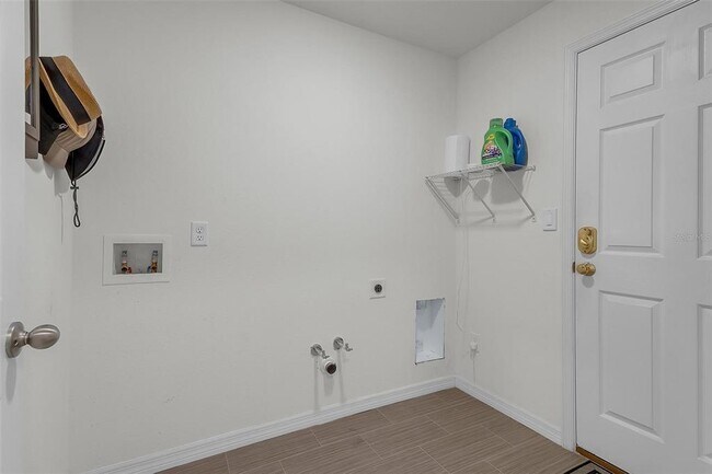 Building Photo - 159 Persimmon Dr