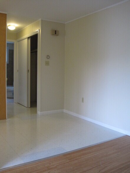 Building Photo - 5 Minott St