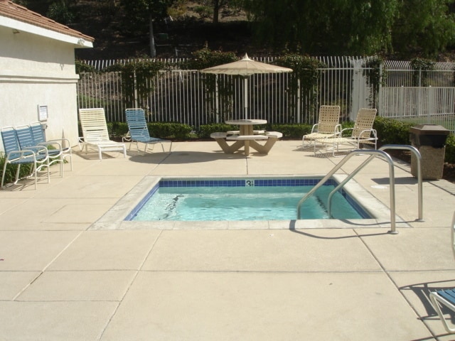 Building Photo - COMING SOON! Spacious 3-Bedroom Home with ...