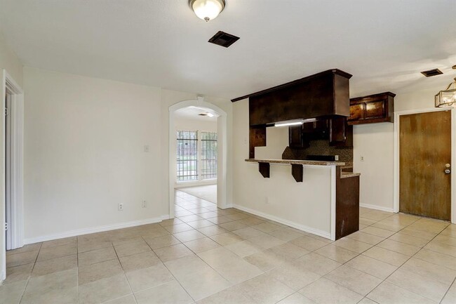 Kitchen - 6223 Hesta Ln