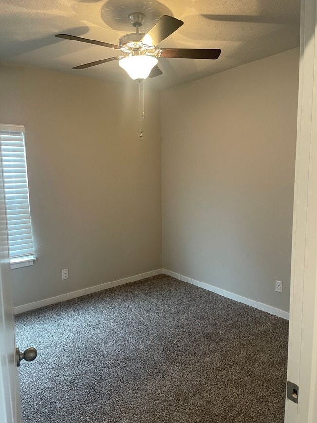 Building Photo - Spacious recently built home just west of Waukee!